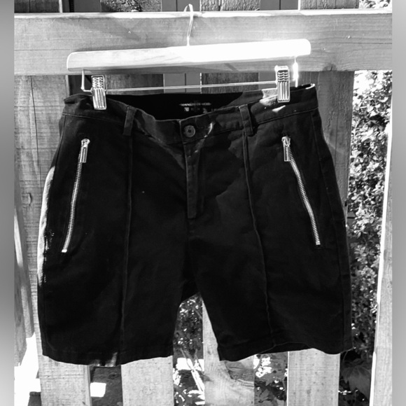 Maniere De Voir black shorts with zip side pockets, size 30 waist. - Picture 1 of 12